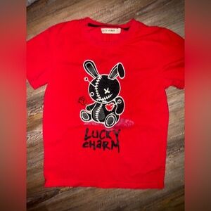 LUCKY CHARM TEE (RED)